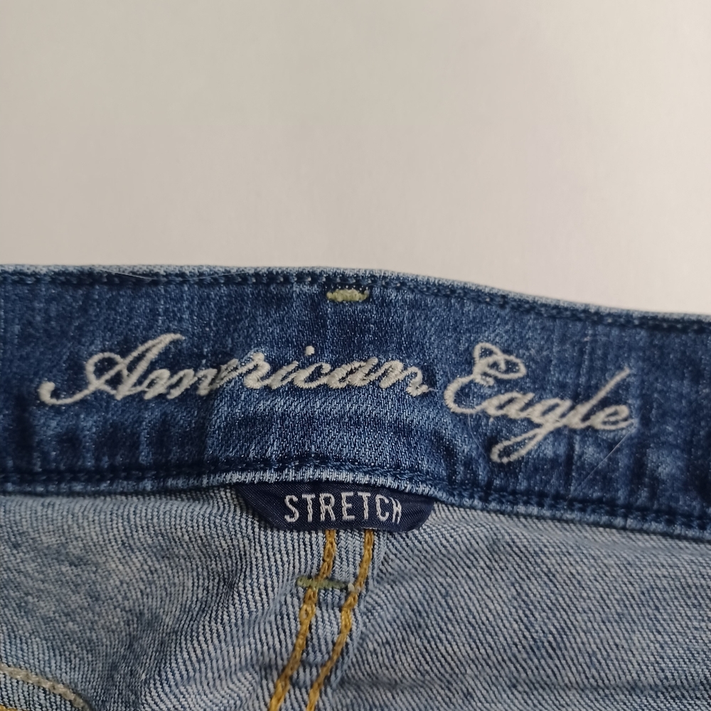 American Eagle Denim Shorts Size 2 Blue -Slightly Distressed -Stretch -AEO - Picture 4 of 12